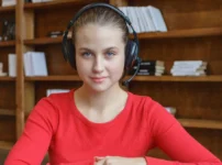 金曜日の夜、1つのYouTube動画で笑顔になれる、週末へのスイッチになっています